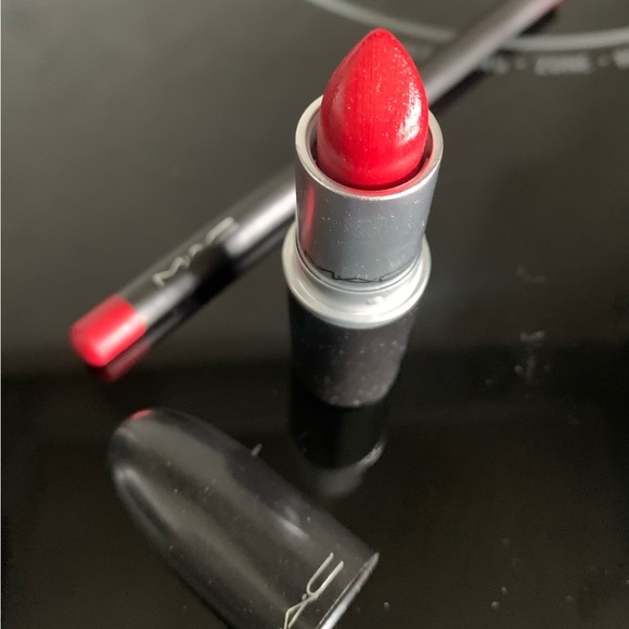 TWO FOR ONE! MAC lipstick AND matching liner - Picture 4 of 5
